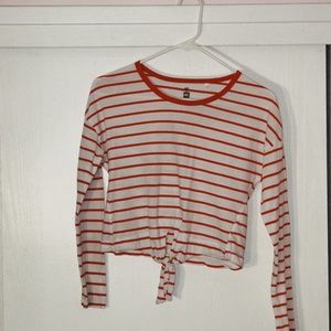 me to we essentials long sleeve tie front tee